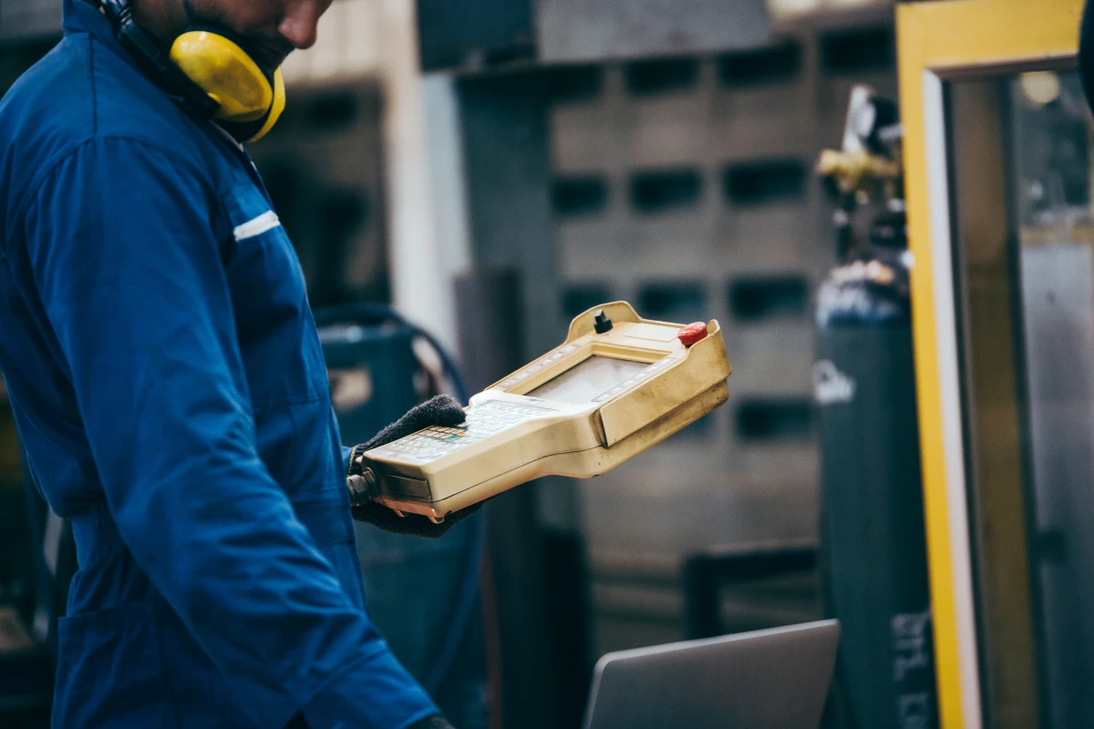 La responsabilité des fabricants face aux défauts dans les chaînes de production : enjeux juridiques et implications pratiques